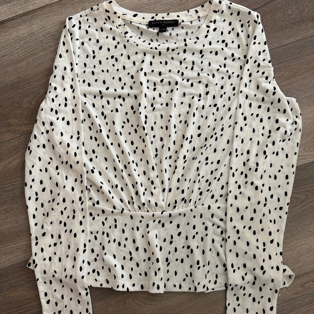 Banana Republic Dalmation White Peplum style top size small